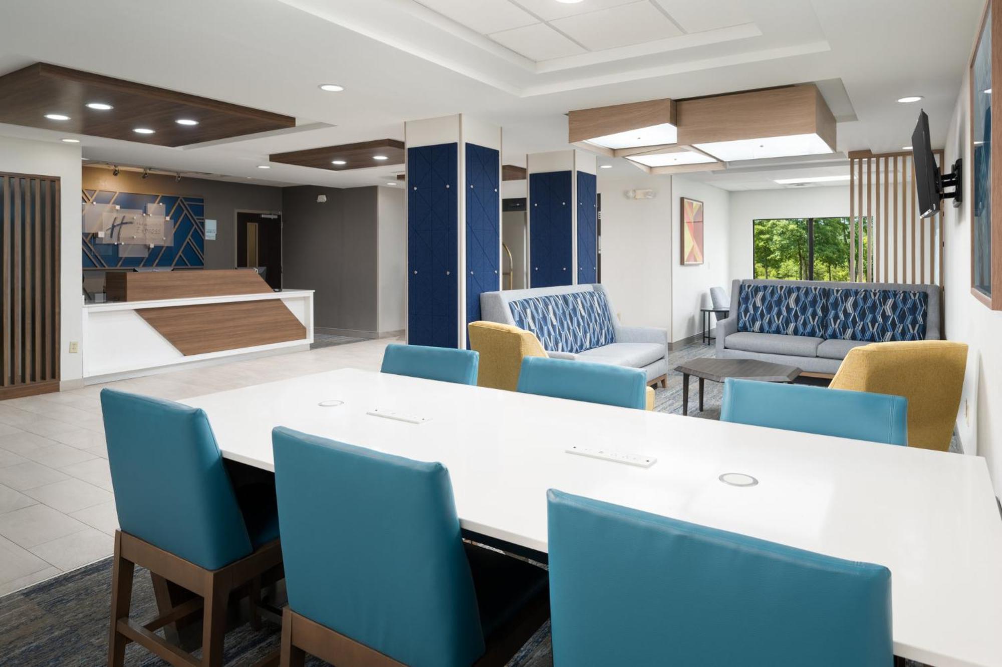 Holiday Inn Express Hotel & Suites Newport South By Ihg Exterior foto